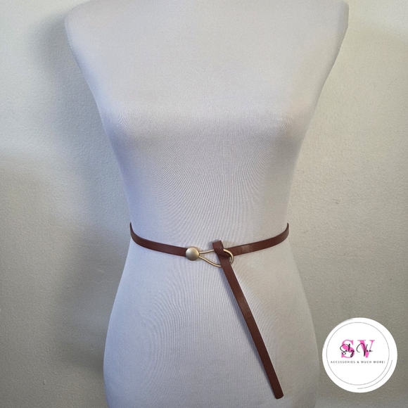 Brown thin belt with gold circular buckle - Picture 1 of 7